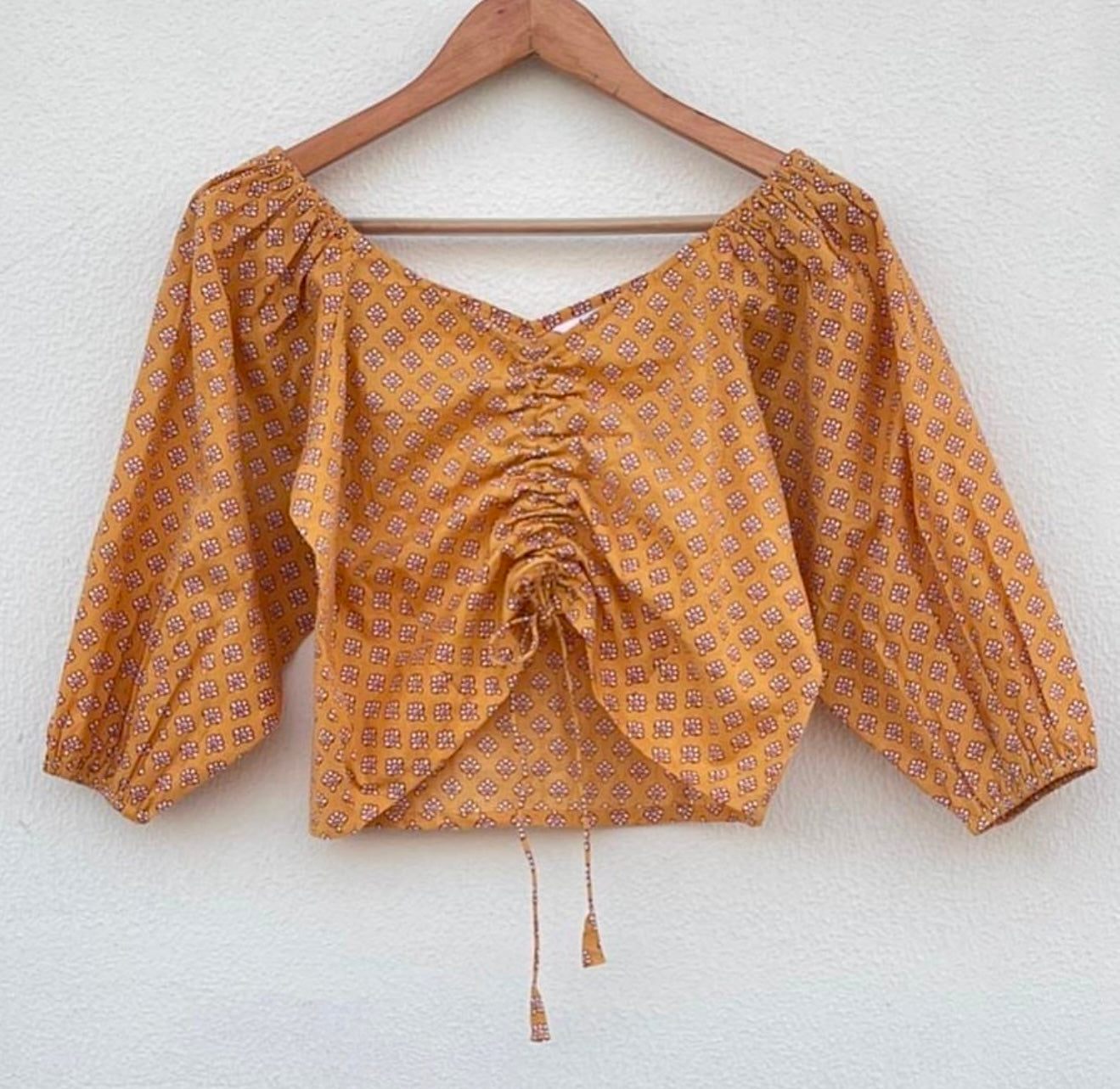 FRONT DRAWSTRING- DETAIL TOP