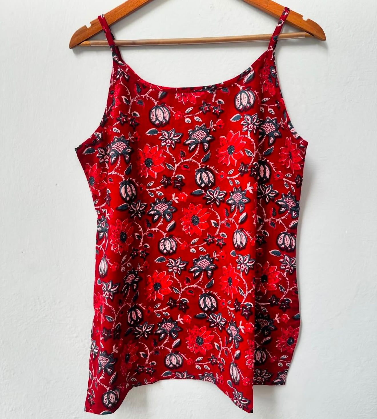 SHORT STRAPPY KURTA WITH ROUND NECK