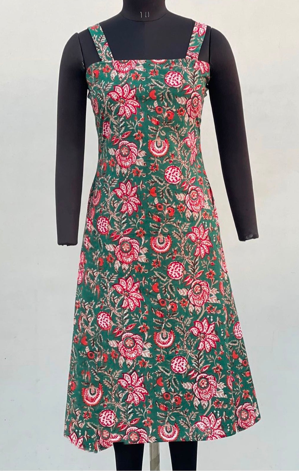 BROAD STRAP ESSENTIAL FLARED DRESS