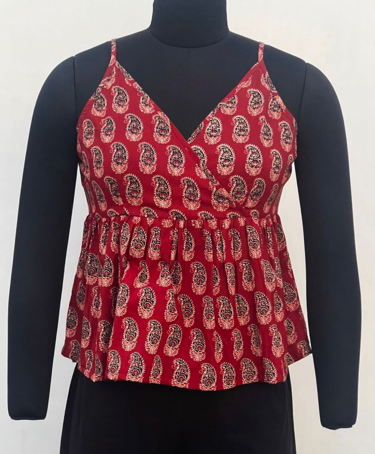 OVERLAPPED GATHERED CAMISOLE