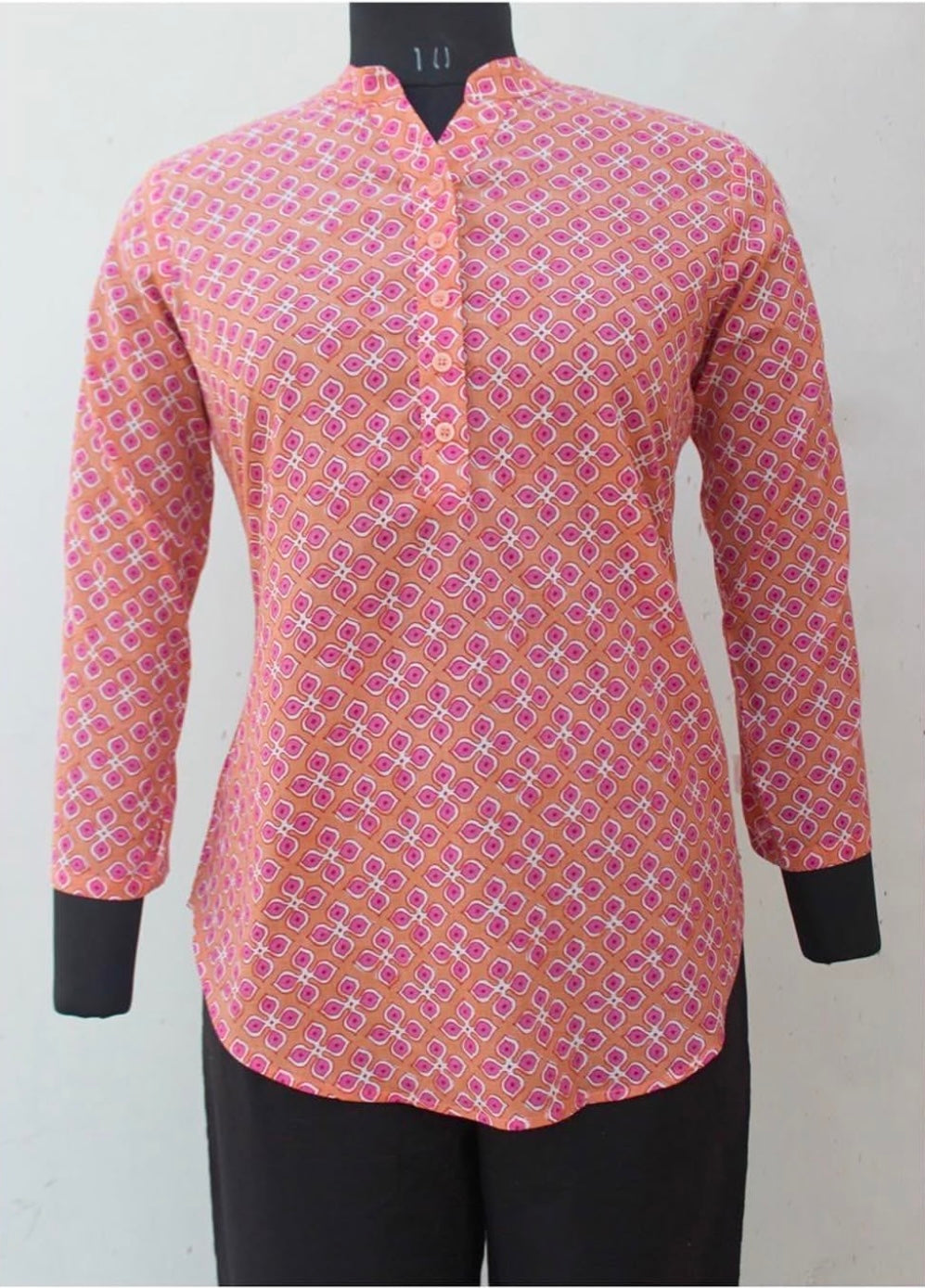MANDARIN COLLAR SHORT KURTA WITH CURVED HEM
