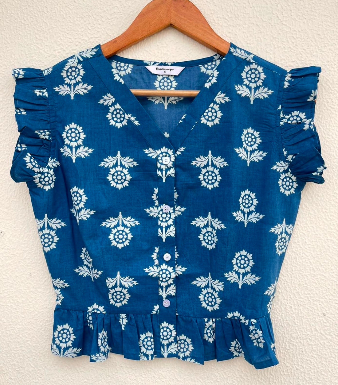 V-NECK CUFFED SLEEVES TOP