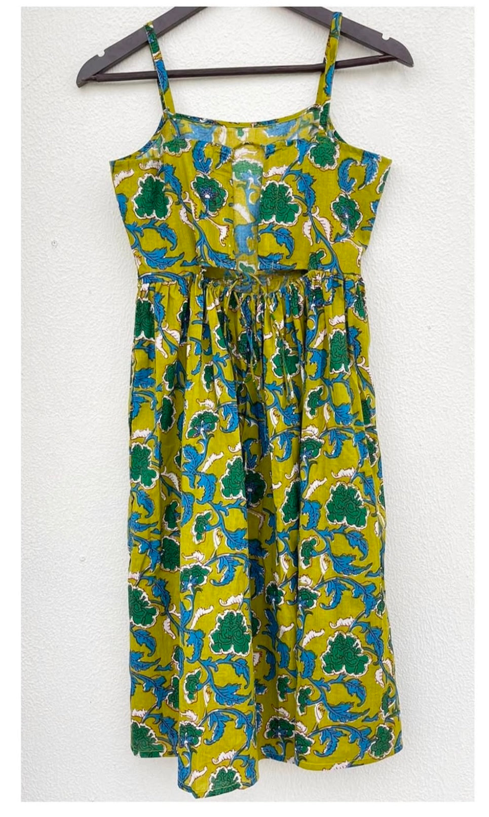 CROSS BACK STYLED GATHERED DRESS