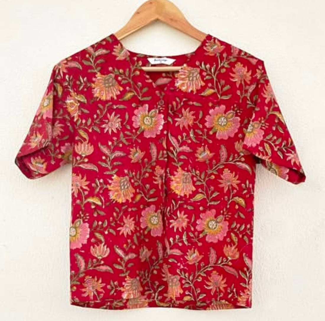 V-NECK SHIRT WITH SHORT SLEEVES