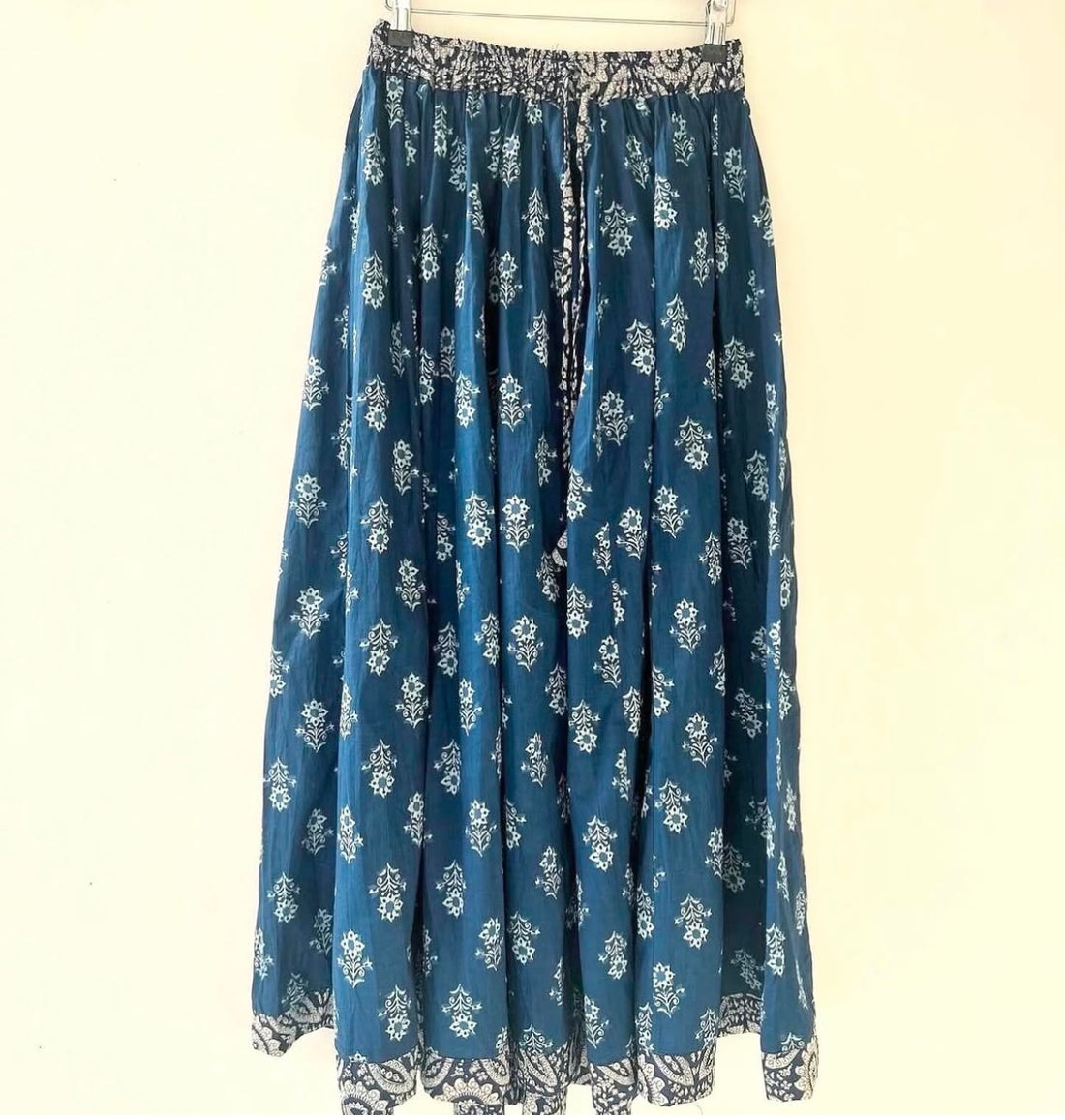 LONG FLARED SKIRT
