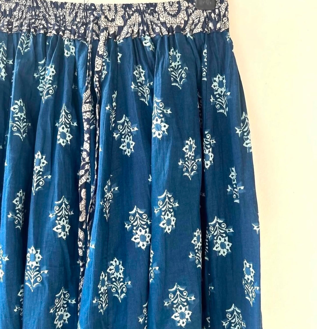 LONG FLARED SKIRT