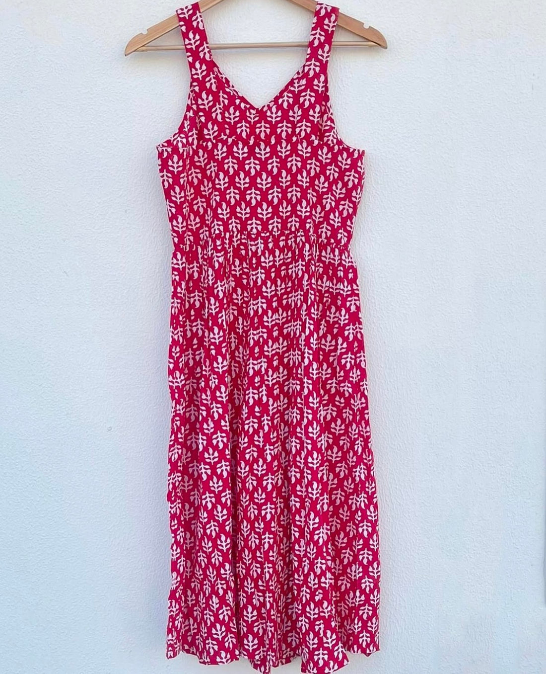 WIDE V NECK STRAP WAIST GATHERED DRESS