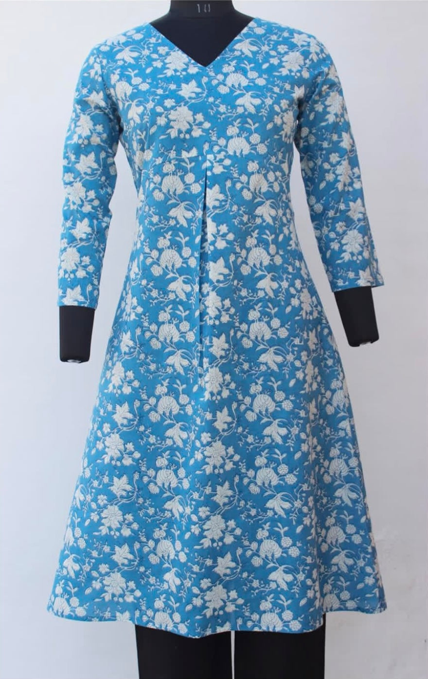 KALIDAAR KURTA WITH V-NECK