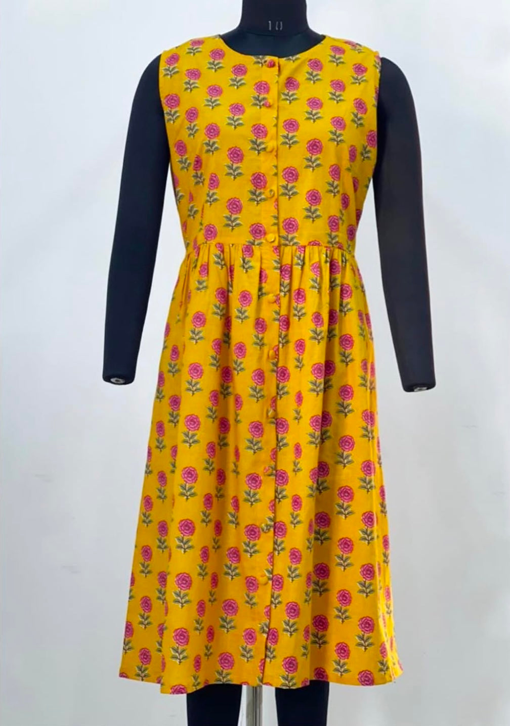 SLEEVELESS BUTTON DOWN DRESS