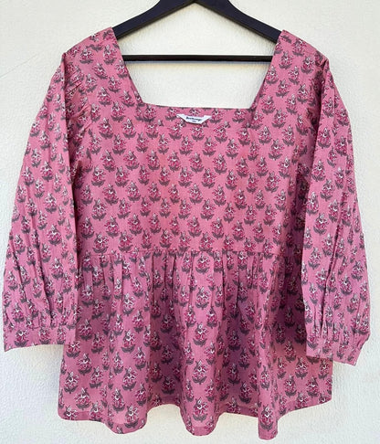 FLOWY SQUARE NECK TOP