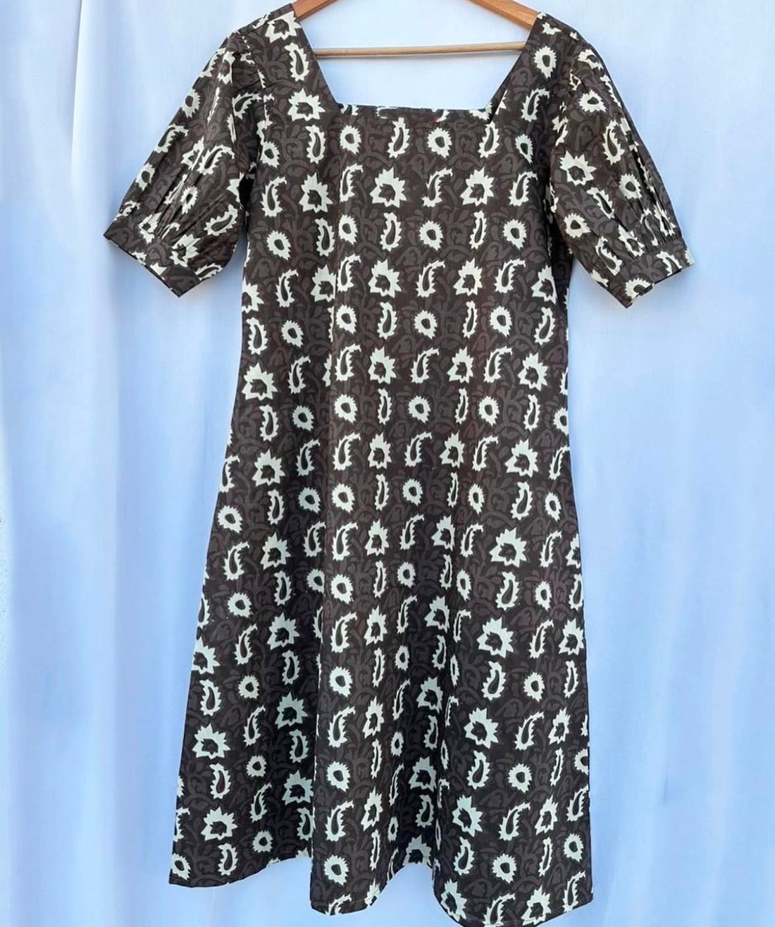 SHORT MIDI DRESS