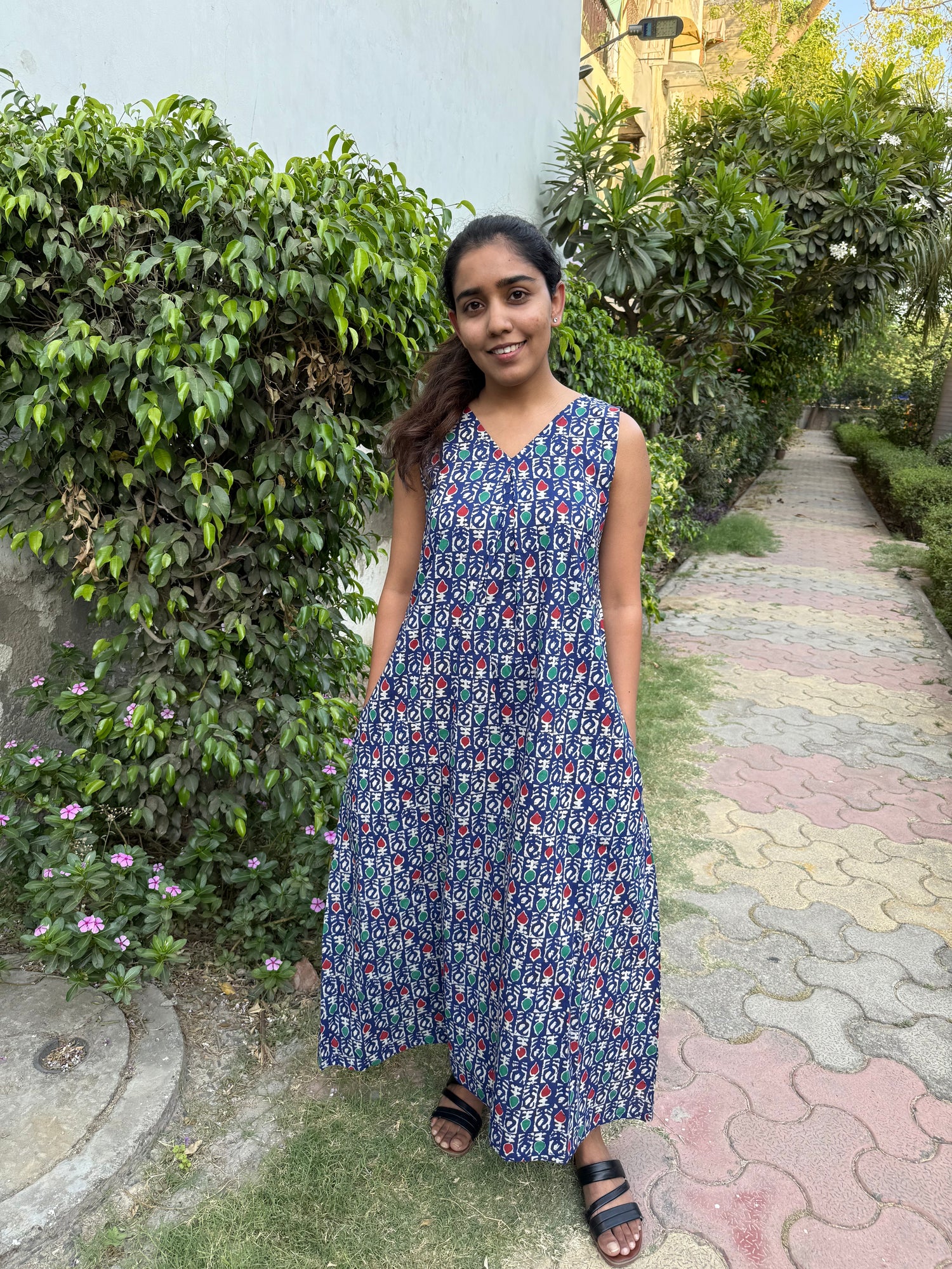 LONG FLARED MAXI DRESS