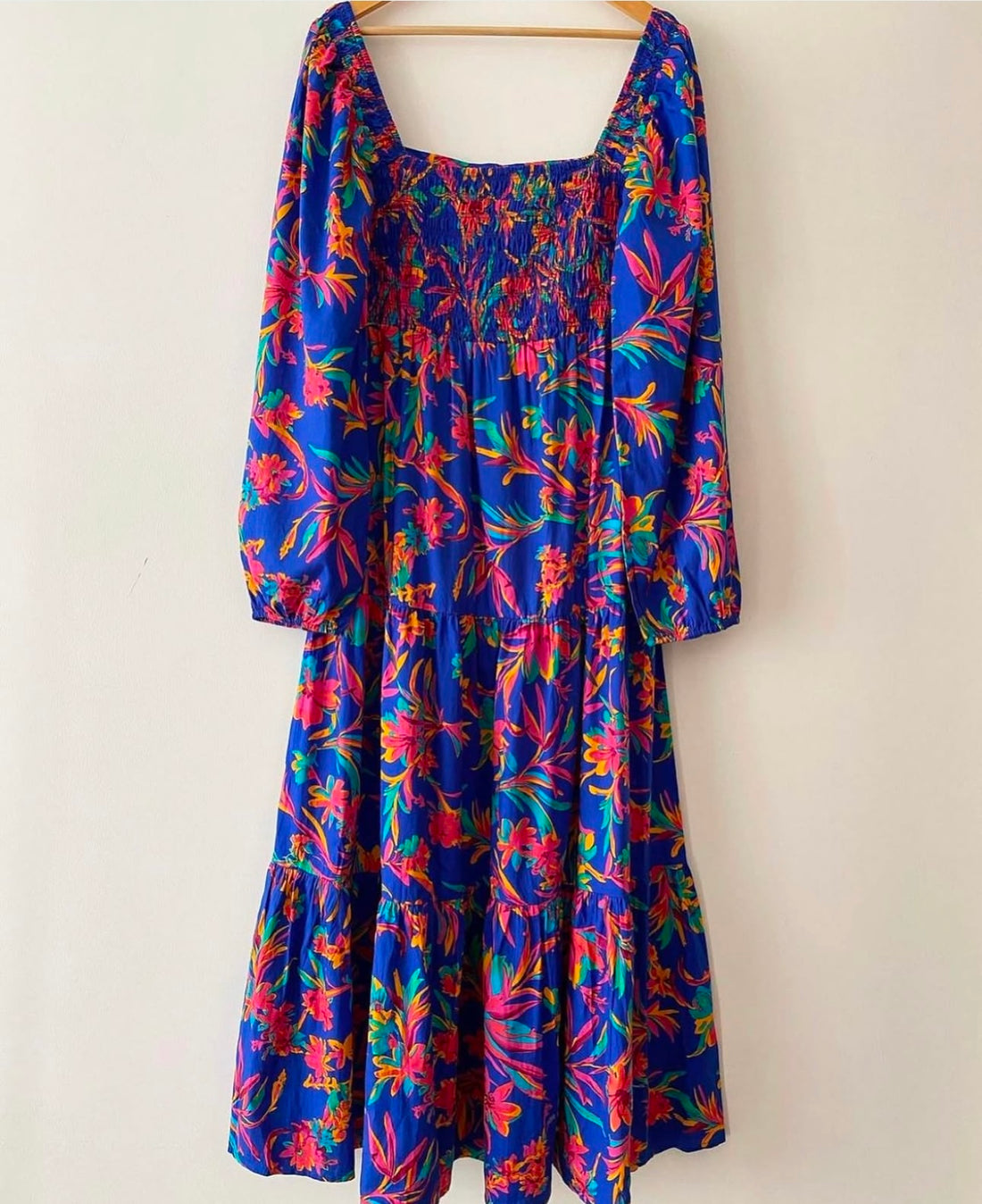 LONG TIERED DRESS WITH PUFFED SLEEVES AND SMOCKED BACK