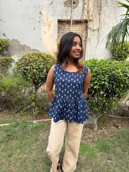 GATHERED SLEEVELESS TUNIC