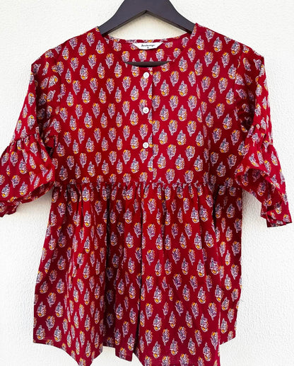 BUTTON DOWN TOP WITH RUFFLED SLEEVES