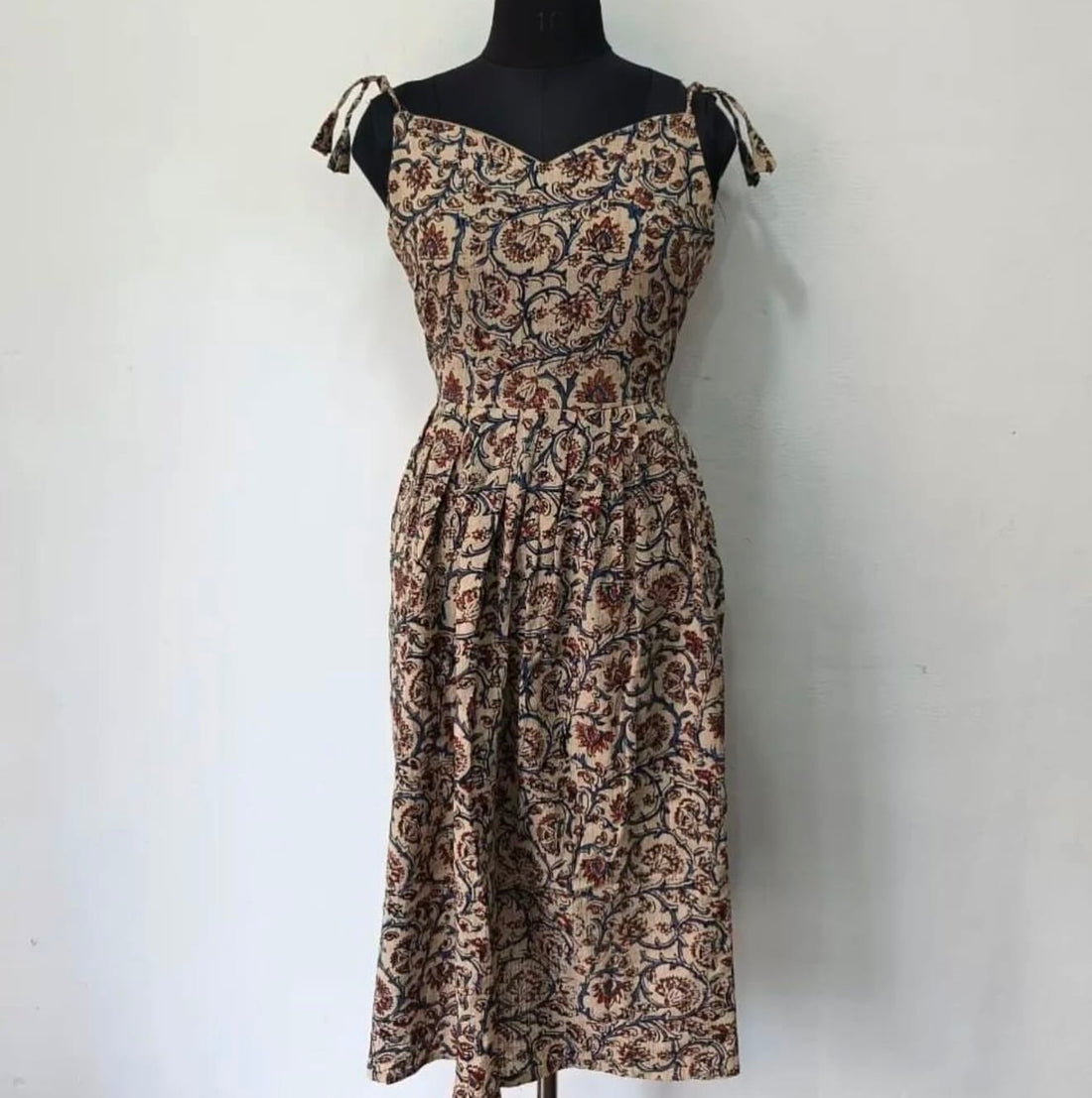 TIE-UP STRAPS GATHERED DRESS