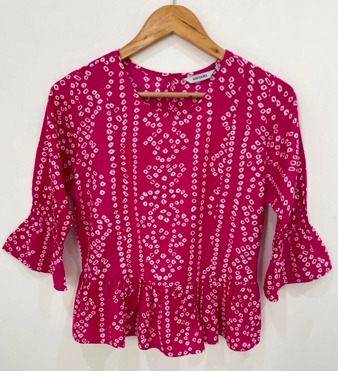 BLOUSE WITH PUFFED SLEEVES