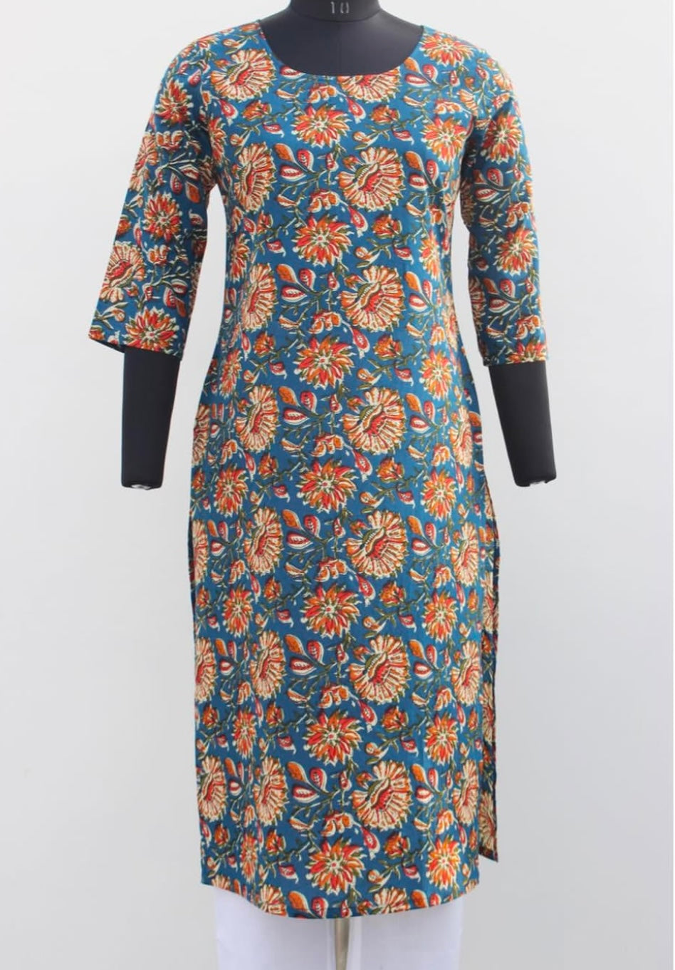 BASIC LONG ROUND NECK KURTA