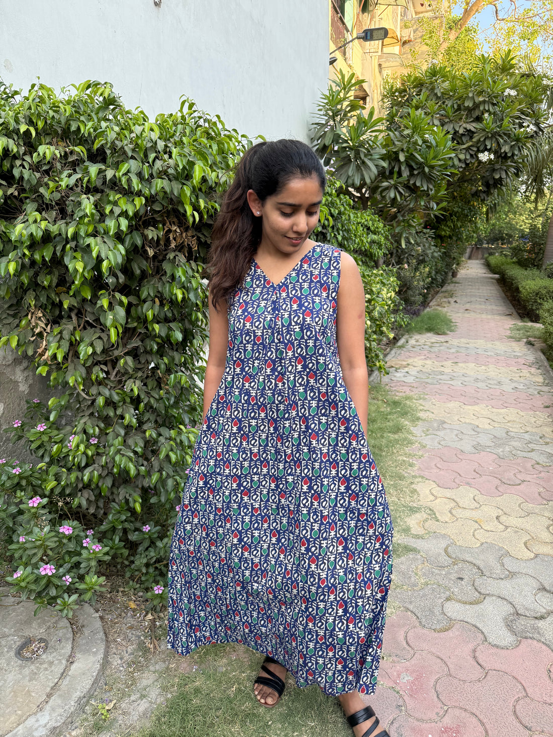 LONG FLARED MAXI DRESS