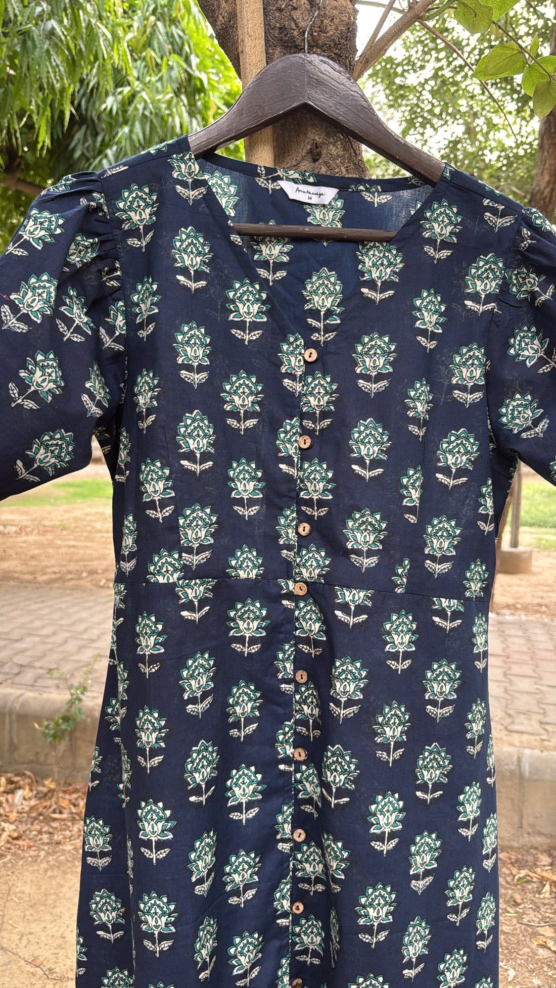 CASUAL COTTON DRESS WITH BUTTON DOWN CLOSURE