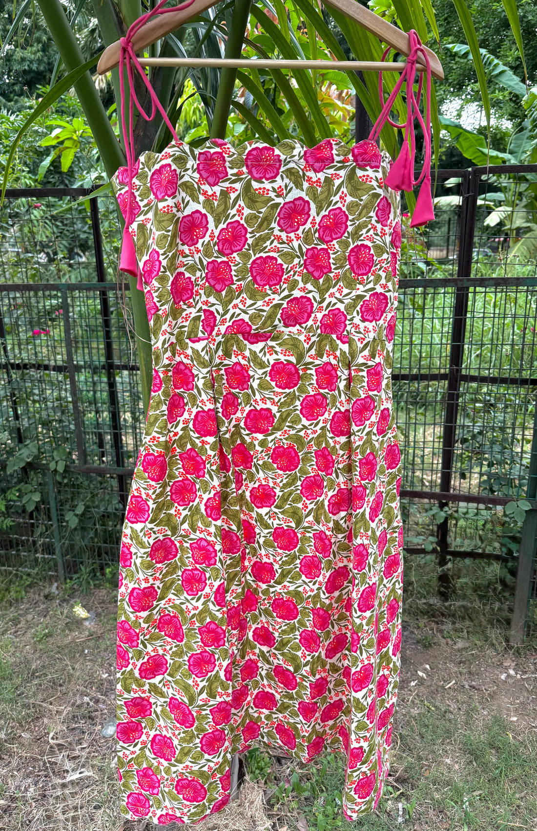 TIE-UP KNOTS SCALLOPED DRESS