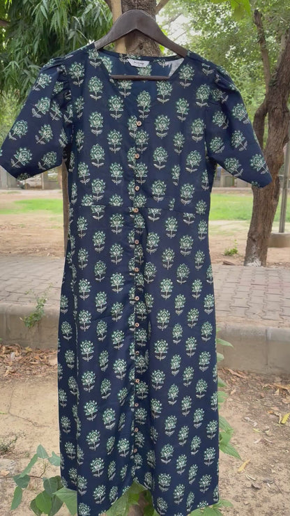 CASUAL COTTON DRESS WITH BUTTON DOWN CLOSURE