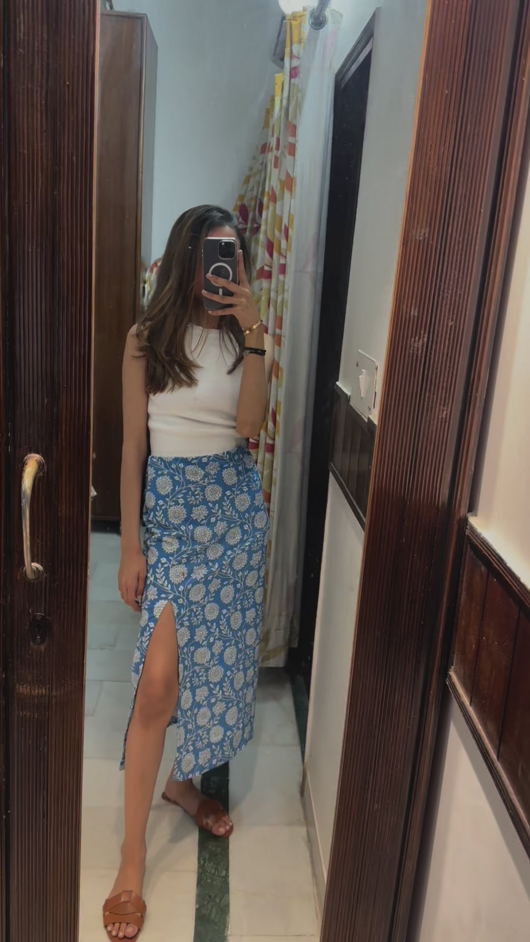STRAIGHT PENCIL SKIRT WITH SKIT